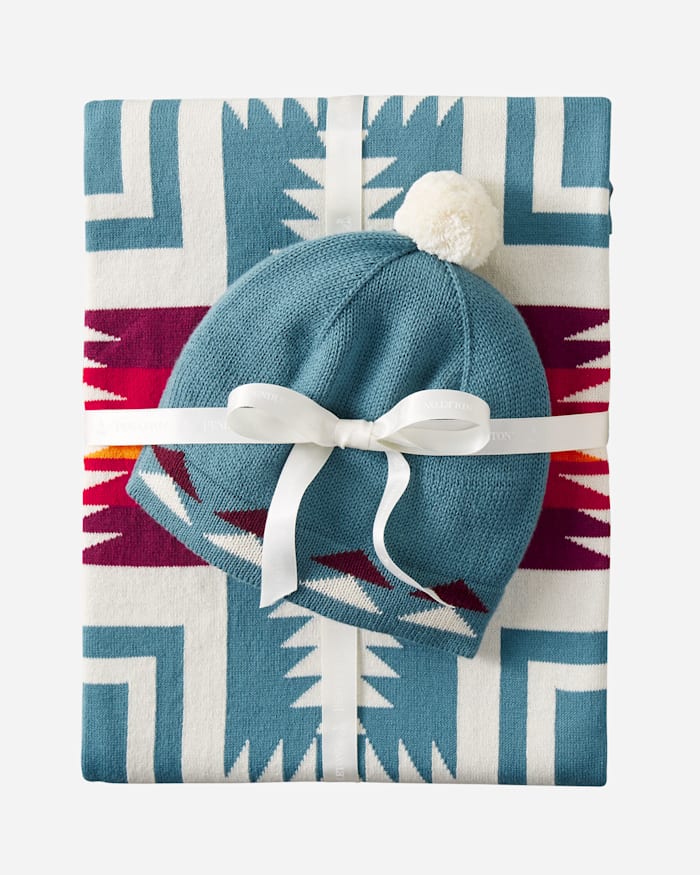 KNIT BABY BLANKET WITH BEANIE